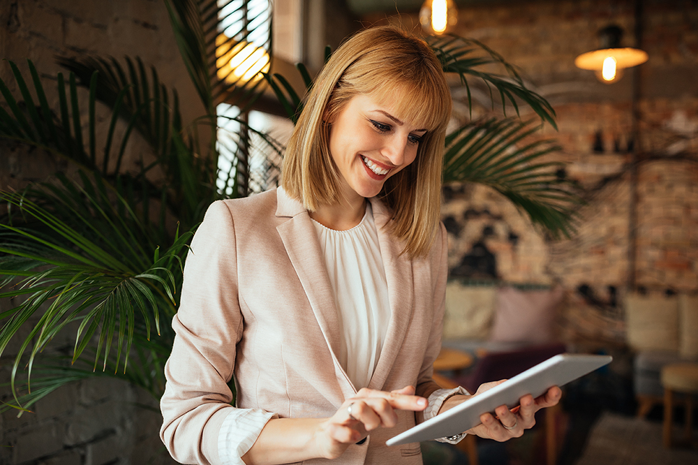 productivity-powered-by-digital-technology-KN84DMF_sm